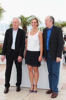 Cécile de France feet photo thumbnail