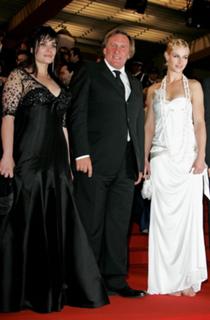 Cécile de France feet photo thumbnail