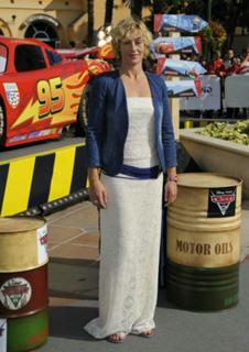 Cécile de France feet photo thumbnail