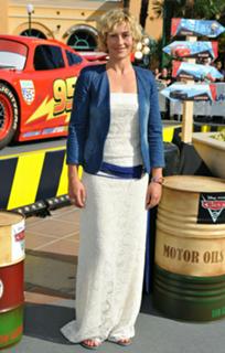 Cécile de France feet photo thumbnail