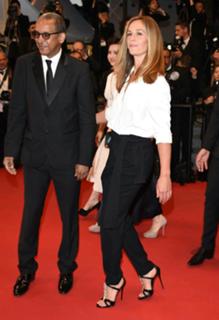 Cécile de France feet photo thumbnail