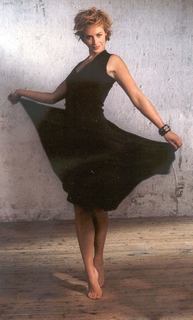 Cécile de France feet photo thumbnail