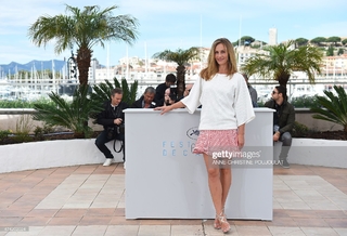 Cécile de France feet photo thumbnail