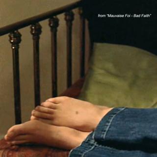 Cécile de France feet photo thumbnail