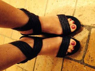 Cécile de Ménibus feet photo thumbnail