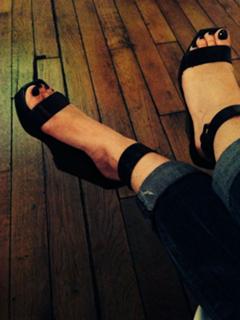 Cécile de Ménibus feet photo thumbnail