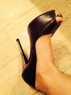 Cécile de Ménibus feet photo thumbnail
