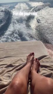 Cécile de Ménibus feet photo thumbnail