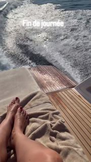 Cécile de Ménibus feet photo thumbnail