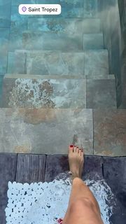 Cécile de Ménibus feet photo 3