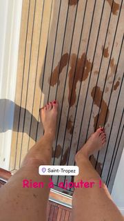 Cécile de Ménibus feet photo 1