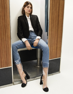 Céline Bethmann feet photo 9