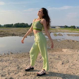 Céline Dept feet photo thumbnail