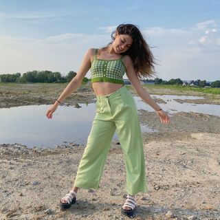 Céline Dept feet photo thumbnail