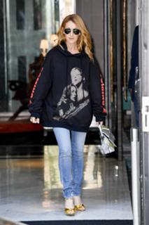 Céline Dion feet photo thumbnail