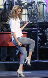 Céline Dion feet photo thumbnail