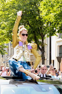 Céline Dion feet photo thumbnail