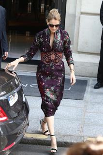 Céline Dion feet photo thumbnail