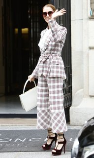 Céline Dion feet photo thumbnail