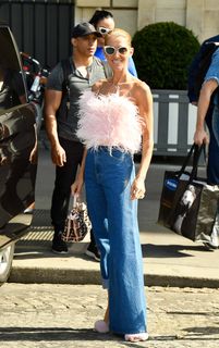 Céline Dion feet photo thumbnail