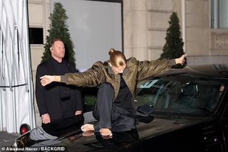 Céline Dion feet photo 9