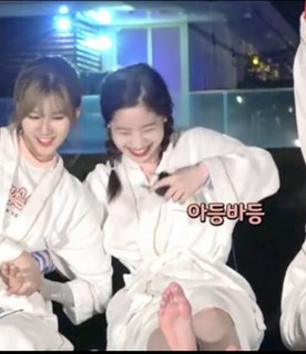 Da-Hyeon Kim feet photo thumbnail