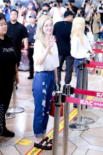 Da-Hyeon Kim feet photo thumbnail