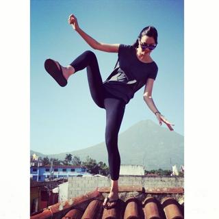 Dafne Fernández feet photo thumbnail