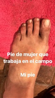 Dafne Fernández feet photo thumbnail