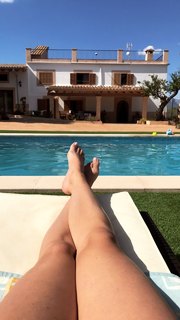 Dafne Fernández feet photo thumbnail