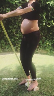 Dafne Fernández feet photo thumbnail