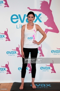 Dafne Fernández feet photo thumbnail