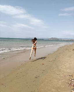 Dafne Fernández feet photo thumbnail