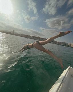 Dafne Fernández feet photo thumbnail