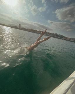 Dafne Fernández feet photo thumbnail