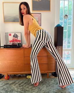 Dafne Fernández feet photo thumbnail