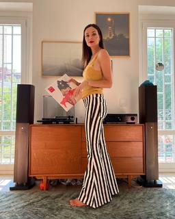 Dafne Fernández feet photo thumbnail