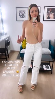 Dafne Fernández feet photo thumbnail