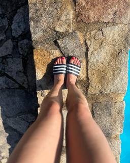 Dafne Fernández feet photo thumbnail