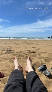 Dafne Fernández feet photo thumbnail