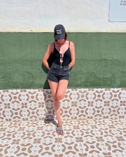 Dafne Fernández feet photo thumbnail