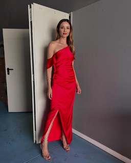 Dafne Fernández feet photo thumbnail