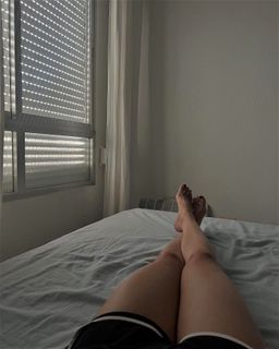 Dafne Fernández feet photo thumbnail