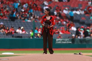 Dafne Keen feet photo thumbnail