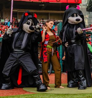 Dafne Keen feet photo thumbnail