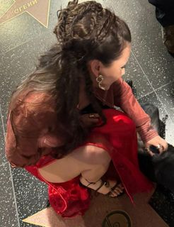 Dafne Keen feet photo thumbnail