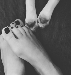 Dafni Karavokyri feet photo 20