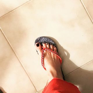 Dafni Karavokyri feet photo 13