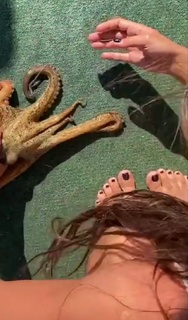 Dafni Karavokyri feet photo 11