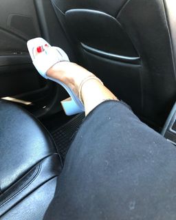 Dafni Karavokyri feet photo 15
